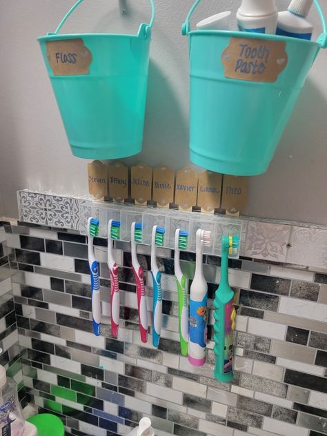 Diy Toothbrush Holder, Diy Toothbrush, Tooth Brush Holder, Toothbrush Organization, Toothbrush Storage, Dollar Store Organizing, Tooth Brush, Pill Organizer, Kids Bathroom