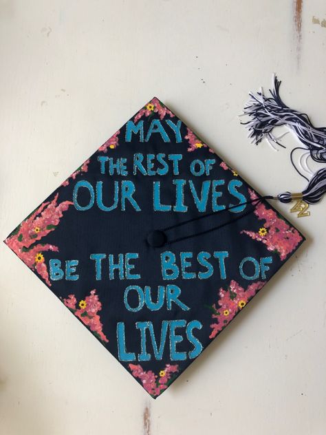 Mamma Mia Graduation Cap, Graduation Hat Designs, Grad Cap Ideas, Highschool Graduation, College Grad Cap Ideas, College Graduation Cap Decoration, Feeling 22, Grad Caps, Cap Decoration