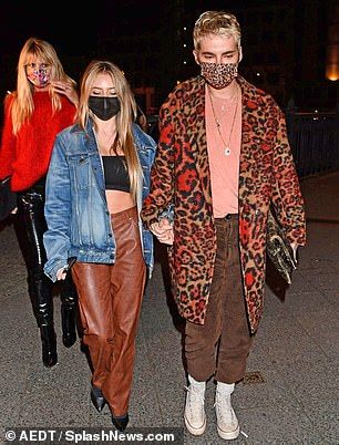 Heidi Klum steps out with daughter Leni, 16, in Berlin | Daily Mail Online Leni Klum And Bill Kaulitz, Tom Kaulitz With Heidi, Heidi Klum And Bill Kaulitz, Leni Klum And Heidi Klum, Heidi Klum Family, Tom Kaulitz And Heidi Klum And Bill, Heidi Klum Daughter, Vinyl Trousers, Leni Klum