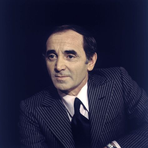 ✨ Aujourd'hui, nous rendons hommage à une légende de la chanson française 🎤 : Charles Aznavour. Le 1er octobre 2018, la voix inoubliable de Charles nous a quittés. Connu pour ses tubes comme La Bohème et Emmenez-moi, il a marqué nos cœurs à jamais. ❤️ Charles repose au paisible Cimetière de Montfort-l'Amaury, Montfort-l'Amaury, France. 📍 Découvrez où se trouvent les tombes de vos célébrités préférées et planifiez vos visites avec notre application Web. 🌐 Lien dans notre bio ➡ [https://cat... France, Music