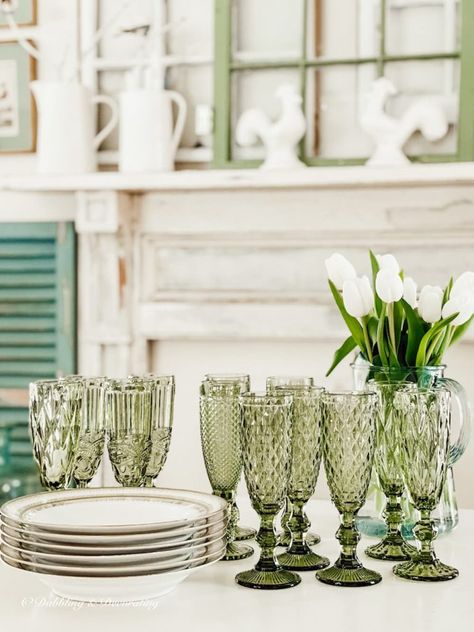 Spring Thrifty and Things (1) Spring Vintage Decor, Dishware Aesthetic, Spring Hosting, Vintage Spring Aesthetic, Vintage Spring Wedding, Vintage Spring Outfits, Vintage Spring Decor, Thrifting Aesthetic, Host Party