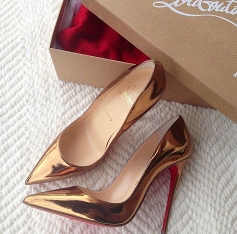 Copper Stiletto Pumps fashion shoes shiny high heels stilettos pumps copper gloss bronze Rich Clothes, Gold High Heels, Cheap Michael Kors, Gold Pumps, Michael Kors Outlet, Olivia Palermo, Charlotte Olympia, Shoe Obsession, Purses Michael Kors