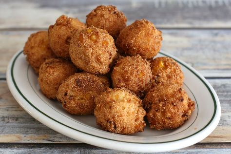 Recipe for Hush Puppies with cream style corn, chopped onion, and cornmeal. These hush puppies are deep fried. Hush Puppy Recipe, Hush Puppies Recipe, Hush Puppy, Pimiento Cheese, Cream Style Corn, Southern Dishes, Beer Batter, Corn Recipes, Croquettes