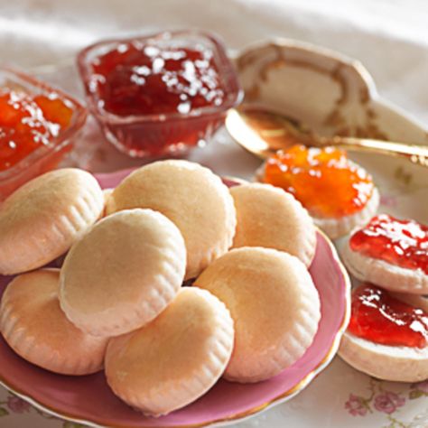 Beaten Biscuits - White Lily® Beaten Biscuits Recipe, Beaten Biscuits, Recipes Instructions, Southern Biscuits, Buttery Biscuits, Biscuits Recipe, White Lily, Pastry Blender, How To Make Pizza