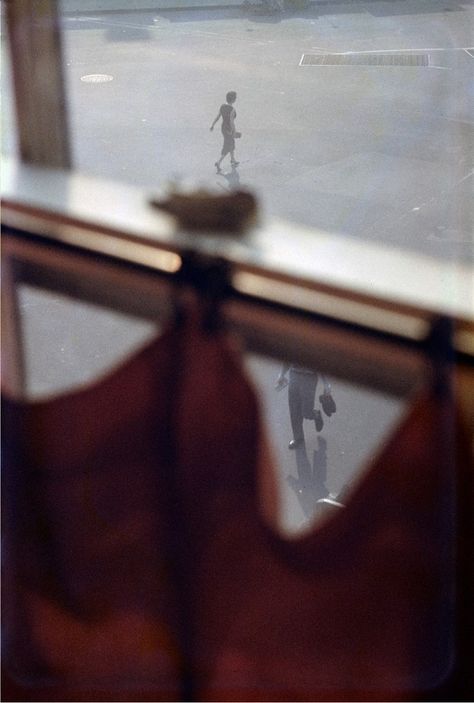 Saul Leiter Saul Leiter Photography, Andre Kertesz, Saul Leiter, Through A Window, Robert Frank, Steve Mccurry, Mario Sorrenti, Photographers Gallery, New York School