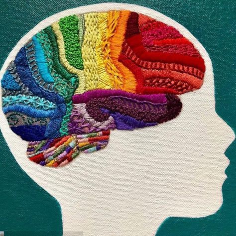 Brain Embroidery, Anatomical Embroidery, Anatomy Embroidery, Nurse Embroidery, Nurse Embroidery Designs, Brain Art, Diy Bead Embroidery, Medical Art, Cute Embroidery