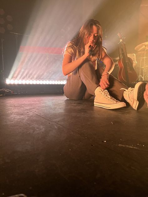 Gracie Abrams Converse, Grace Abrams, Tiwifl Tour, Gracie Abrams, A Moment In Time, Beige Aesthetic, Best Friend Goals, Stella Mccartney Elyse, Denver Co