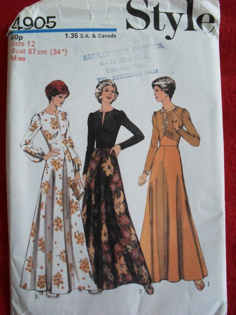 Vintage Sketches, Vintage Concept, 1970s Style, Wedding Dress Patterns, Gown Pattern, 40 Dress, Vogue Sewing, Maxi Dress Pattern, Dress Making Patterns