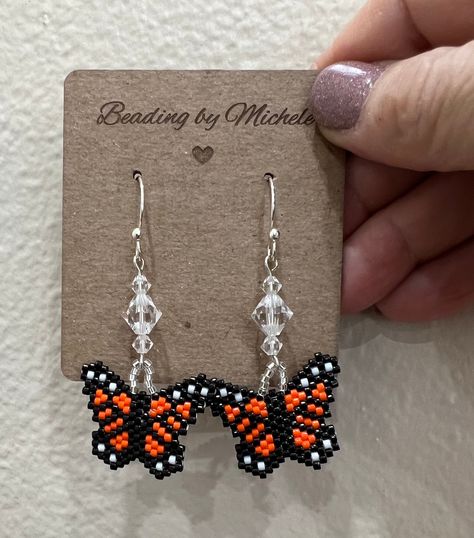 https://longmicheledesigns.etsy.com/listing/1639403802 Nature Butterfly, Cape Girardeau, Beaded Jewlery, Bead Ideas, Button Jewelry, Butterfly Jewelry, Monarch Butterfly, Butterfly Earrings, Cute Gift