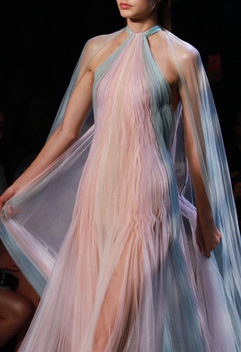 Marchesa, Spring 2017 - Glam New York Runway Details, Spring 2017 - Photos Ghost Fashion, Marchesa Spring, Padme Amidala, Pink Gowns, فستان سهرة, Sheer Fabric, Formal Attire, Gorgeous Gowns, Marchesa