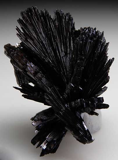 Goethite  Colorado Black Pinterest, Geology Rocks, Psychic Powers, Pretty Rocks, Cool Rocks, Summer Street, Beautiful Rocks, Spring Jewelry, Lake George