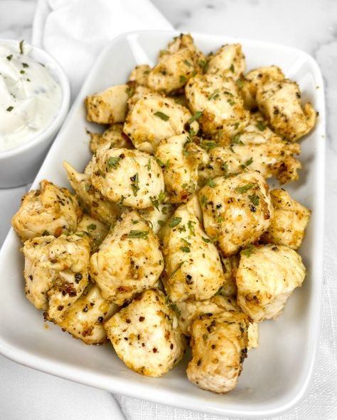 Lemon Pepper Chicken Bites – Allie Carte Dishes Lemon Pepper Chicken Bites, Chicken Bites Oven, Wing Stop, Chicken Bites Recipes, Lemon Pepper Wings, Air Fried Chicken, Lemon Pepper Chicken, Pepper Chicken, Healthy Recipies