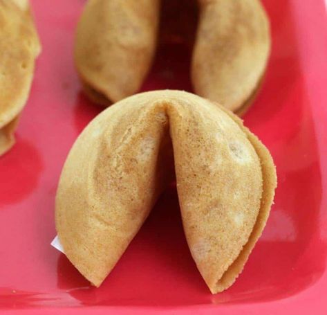 Easy Fortune Cookies, Fortune Cookie Recipe, Chinese Fortune Cookie, Fortune Cookies Recipe, Almond Macaroons, Fortune Cookies, British Baking, Perfect Cookie, Dessert Dishes