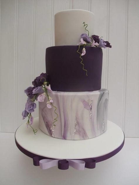 Sweetpea Wedding cake  by The Stables Pantry  - http://cakesdecor.com/cakes/282283-sweetpea-wedding-cake Purple Marble Wedding Cake, Purple Wedding Cake Elegant, Wedding Cake Marble, Cake Marble, Wedding Cake Simple Elegant, Purple Wedding Cake, Wedding Cake Fresh Flowers, 3 Tier Wedding Cakes, Plum Wedding