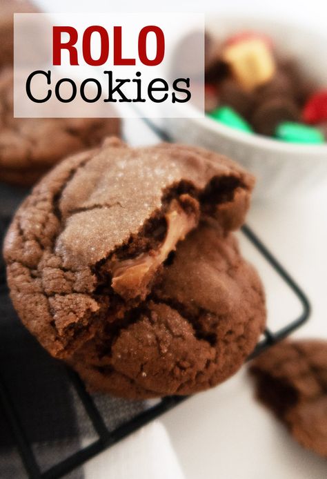 Rolo Cookies Recipe, Top Christmas Cookies, Cookie Swap Recipes, Rolo Cookies, Heart Baking, Surprise Cookie, Christmas Cookie Swap, Christmas Shortbread, Best Christmas Cookie Recipe