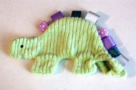 Taggie Toys, Make A Dinosaur, Baby Boy Toys, Sewing Stuffed Animals, Operation Christmas Child, Baby Sewing Projects, Haken Baby, Baby Projects, Dinosaur Toys