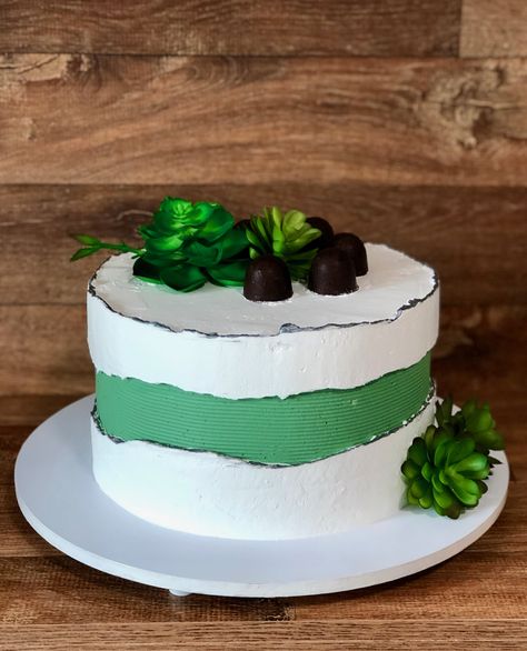 Fault line cake verde Green Cake Ideas, Dark Green Cake, Cake Verde, Fault Line Cake, Green Cake, Baby Shower Cake, Shower Cake, Shower Cakes, Baby Shower Cakes