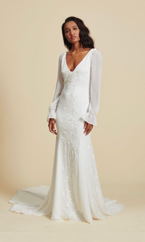 Our Favorite 2019 Wedding Dress Designers Daughters Of Simone, Long Sleeve Wedding Dress Boho, Wedding Dress Designers, Wedding Dresses Hippie, Western Wedding Dresses, Eva Dress, Hippie Wedding, Bohemian Wedding Dress, Sleeve Wedding Dress