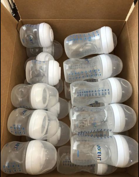 Feeding Bottles For Baby, Baby Feeding Bottle, Baby Nursery Storage, Mommy And Baby Pictures, Baby Feeding Bottles, Baby Ready, Baby Necessities, Baby Prep, Asian Babies