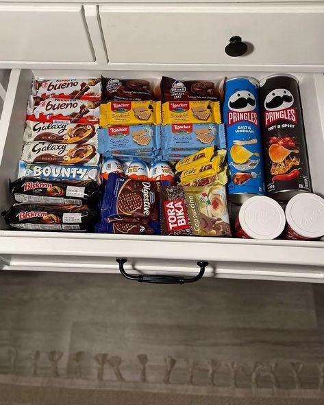 Snack Drawer In Bedroom, Snacks Drawer, Snack Drawer, College Snacks, Dorm Food, Snack Station, Snack Organizer, Tea Snacks, Foodie Instagram