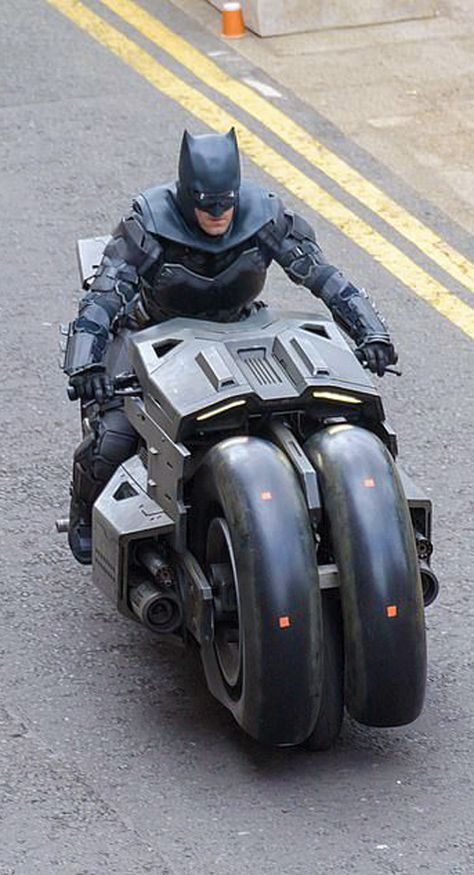 Bat Motorcycle, Bat Bike, Batman Vehicles, Batman Bike, Motor Listrik, Batman Batmobile, Mechanical Engineering Design, Flash Point, Batman Poster