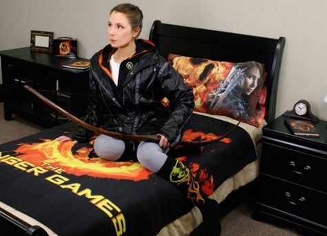 when your watching the final movie of the series with all your merch Gaming Themed Bedroom, Hunger Games Merchandise, Hunger Games Party, Hunger Games Wallpaper, Hollywood Video, Hunger Games Movies, Hunger Games Fandom, Hunger Games 3, Hunger Games Series