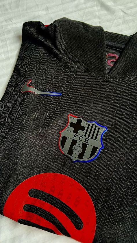 Barcelona Black Kit, Fc Barcelona Jersey, Barcelona T Shirt, Barcelona Shirt, Barcelona Jerseys, African Accessories, Black Kit, Nike Wallpaper, Football Outfits