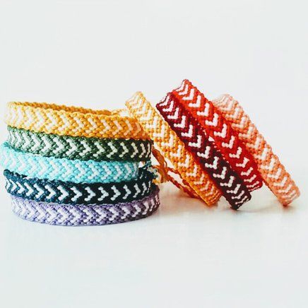 Monochrome Friendship Bracelet Pattern, Monochromatic Friendship Bracelet, Friendship Bracelets Two Colors, Braided Friendship Bracelet Pattern, 2 Color Friendship Bracelets, Modern Friendship Bracelet, 6 Strand Friendship Bracelet, Chevron Friendship Bracelets, Friendship Bracelets Easy