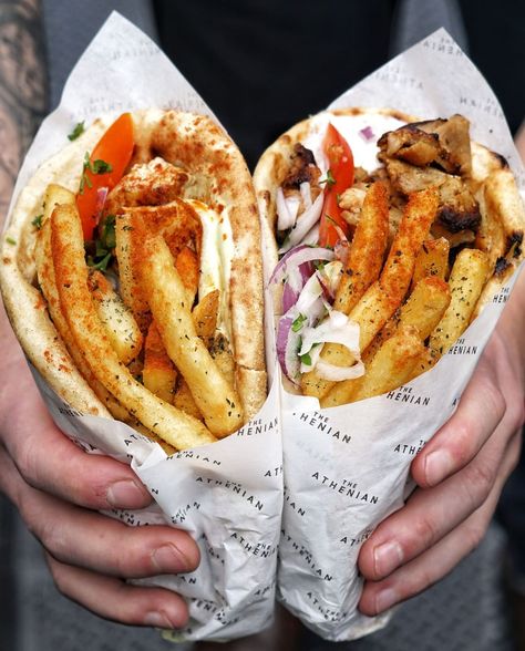 Greek Food Gyros, Chicken And Halloumi, Souvlaki Recipe, Food Vocabulary, London Eats, Top Recipes, Cafe Food, Restaurant Recipes, Delicious Healthy Recipes