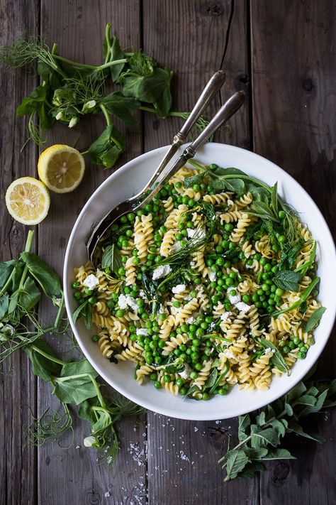 A delicious seasonal recipe for Spring Pea Pasta with truffle oil, lemon and mint. Flavorful and simple to make, this can be served warm or chilled. | www.feastingathome.com Pasta With Truffle Oil, Spring Pea Pasta, Summer Pasta Salads, Truffle Oil Pasta, Truffle Oil Recipes, Spring Soup, Pea Pasta, Healthy Spring Recipes, Feasting At Home