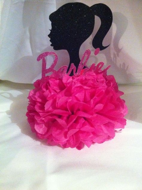 Simple Barbie Centerpieces, Barbie Themed Birthday Party Decor Diy, Barbie Decoration Ideas, Barbie Party Inspiration, Barbie Centre Pieces, Barbie Diy Decorations Party, Barbie Inspired Birthday Party, Diy Barbie Themed Birthday Party, Barbie 50th Birthday Party