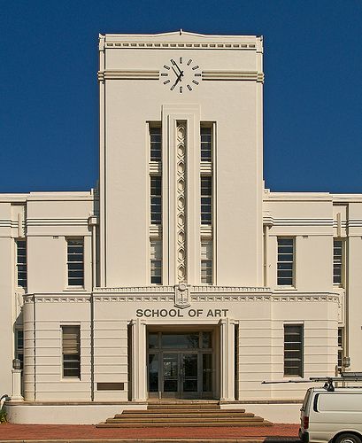 Canberra School of Art | Sandra Cohen-Rose and Colin Rose | Flickr Art Deco Buildings Architecture, Art Deco Facade, Art Deco Exterior, Art Deco Houses, San Myshuno, Streamline Moderne, Deco Architecture, Modern Deco, Art Deco Buildings