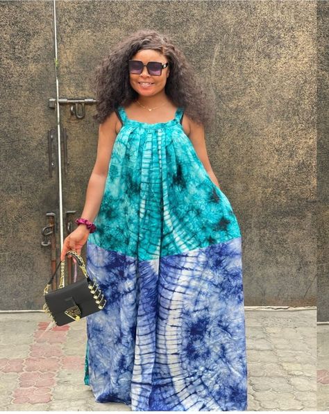 Armless Gown Styles, Mode Batik, Bubu Gown Styles, Nigerian Outfits, Classy Short Dresses, African Attire Dresses, Ankara Short Gown Styles, African American Fashion, Style Africain