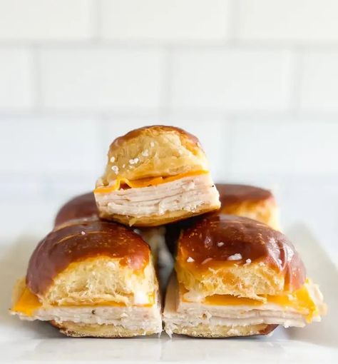 Turkey and Cheese Pretzel Sliders - Keeping On Point Pretzel Bun Sliders, Pretzel Sliders, Turkey Lunch, Turkey Lunch Meat, Ww Lunch, Keeping On Point, Pretzel Bread, Turkey Sliders, Pretzel Cheese