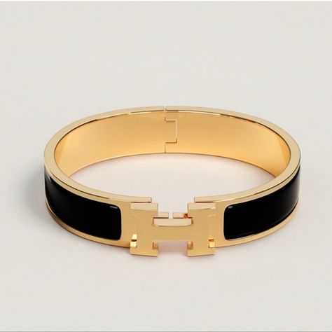 Brand New. Available In White, Black And Orange. Narrow Bracelet In Black Enamel With Gold Plated Hardware Featuring The Initial Letter H And A Clic - Lock Closure. Circumference: 6" .47" Wide Disclosure: This Is A Generic Bracelet. I’m In No Way Shape Or Form Advertising This As Any Specific Brand, Company Name Or Trademark. Camille Gottlieb, Hermes Bangle, Stile Blair Waldorf, H Bracelet, Hermes Bracelet, Hermes Jewelry, Enamel Bracelet, Jewelry Lookbook, Dream Jewelry