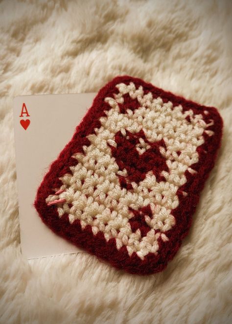 crochet Crochet Patch Pattern, Crochet Queen Of Hearts, Crochet Deck Of Cards, Crochet Playing Cards, Crochet Tarot Mat, Practical Crochet Ideas, Crochet Tarot, Crochet Patches, Columbia South Carolina