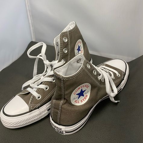 Grey High Top Converse, Converse Haute, Converse Hightop, High Top Converse, Women's Converse, Shoe Inspo, Fall Clothes, Converse High Tops, Womens Converse