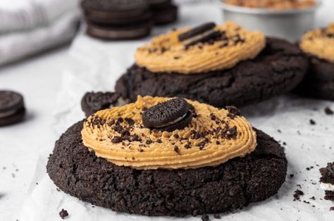 Oreo Peanut Butter Cookies, Peanut Butter Oreo Cookies, Oreo Peanut Butter, Peanut Butter Chip Cookies, Flavor Combos, Oreo Cookie Recipes, Peanut Butter Icing, Cocoa Powder Cookies, Cookie Shop