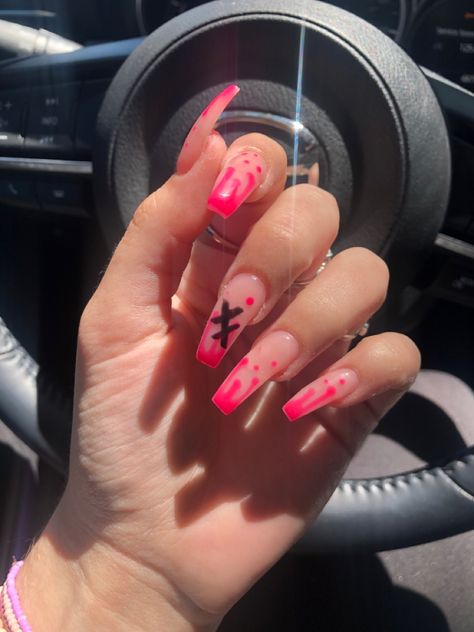 Mgk Painting Ideas, Concert Nails Acrylic, Mgk Nails Ideas, Mgk Nails Inspired, Mgk Concert Outfit, Bad Girl Nails Ideas, Mgk Nails, Mgk Concert, Mgk Aesthetic