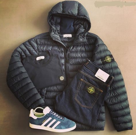 Stone Island Outfit Men, Casuals Football Style, Stone Island Hooligan, Hooligans Style, Hooligan Clothing, Stone Island Outfit, Football Casual Clothing, Casual Football, Football Outfit