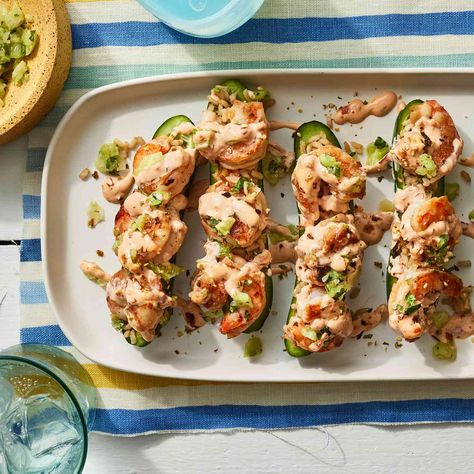 These cucumber shrimp boats are stuffed with brown rice and topped with shrimp and a spicy mayo drizzle for a dish that's full of flavor and texture. Cucumber Rice Shrimp Boats, Cucumber Shrimp Boats, Shrimp Cucumber Boats, Side Dishes For Lunch, Cucumber Shrimp, Cucumber Boats, Cucumber Sandwiches Recipes, Veggie Sandwiches, Cucumber Appetizers