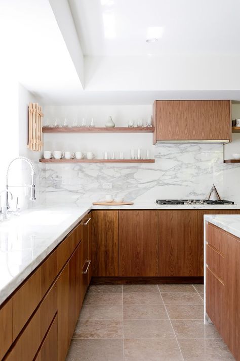 Before and After: You Won't Believe This Modern Marble Kitchen Transformation via @MyDomaine Walnut Kitchen Cabinets With Marble Countertops, Kitchen Wall And Cabinet Colors, High Cabinets Kitchen, Marble Splashback, Modern Marble Kitchen, Counter Cabinet, Kitchen Custom, Marble Kitchen, Walnut Cabinets