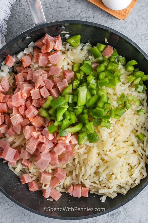 Ham Breakfast Hash - Spend With Pennies Leftover Ham Breakfast, Hash Brown Dinner Idea, Oven Hashbrowns, Dish Sides, Hash Recipes, Ham Hash, Corn Beef Hash Breakfast, Breakfast Ham, Ham Breakfast Casserole