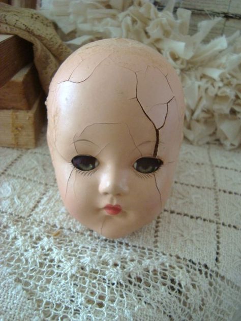 Doll Cracks Makeup, Porcelain Doll Cracked Face, Cracked Doll Face Makeup, Cracked Head Drawing, Cracked Doll Face, Cracked Porcelain Doll Makeup, Vintage Doll Aesthetic, Doll Face Drawing, Broken Doll Face