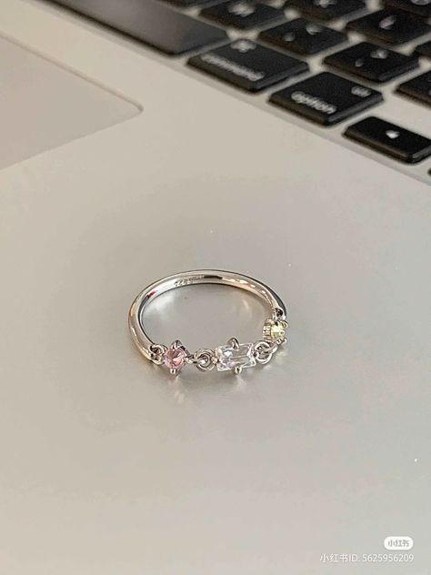 Cute Rings Silver, Dainty Rings Silver, Pretty Jewelry Necklaces, Fancy Jewellery Designs, Sparkly Jewelry, Rings Silver, Fancy Jewellery, Jewelry Lookbook, Fancy Jewelry