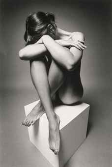 Nude on a Cube, Paris, 1972 Female Crouching Pose, Body Figure Photography, Body Reference Female, Female Pose Reference Photo, Josef Koudelka, Jeanloup Sieff, Sitting Pose Reference, Model Reference, Female Pose Reference