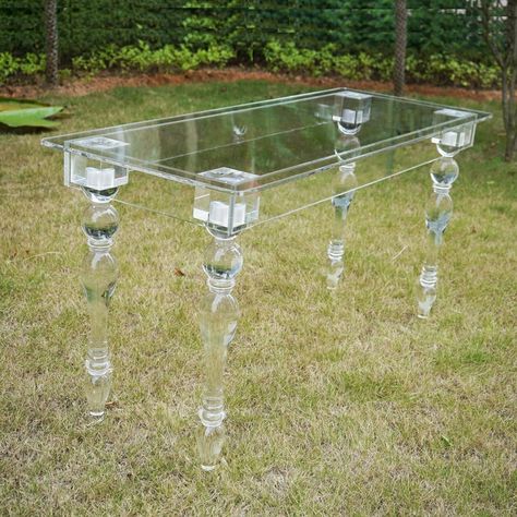 Sweets Table Ideas, Acrylic Dining Table, Bridal Shower Candy Bar, Closet Corner, Wedding Candy Table, Table Transparente, Bride Groom Table, Clear Cake, Party Cake Table