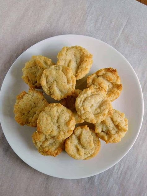 Gluten Free Sour Cream Biscuits - Zest for Baking Sour Cream Biscuits, Bread Without Yeast, Gluten Free Bisquick, Gluten Free Scones, Gluten Free Biscuits, Cream Biscuits, Gluten Free Recipes Bread, Biscuit Bread, Gluten Free Muffins