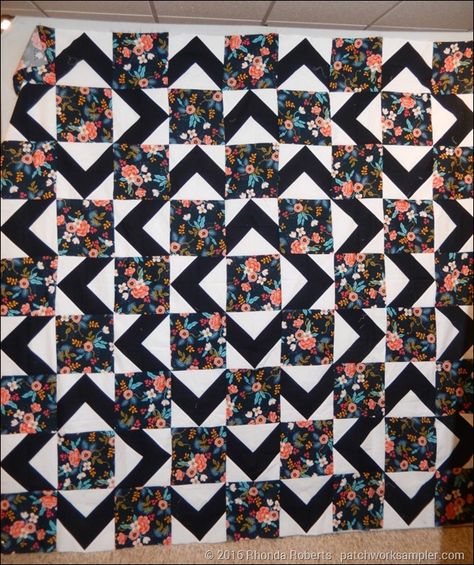 Jens quilt center Walkabout Quilt Pattern Free, Walk About Quilt Pattern Free, Walkabout Quilt, Walk About Quilt Pattern, Walk About Quilt, Floral Quilt Patterns, Hunters Star, Hunters Star Quilt, Charity Quilts