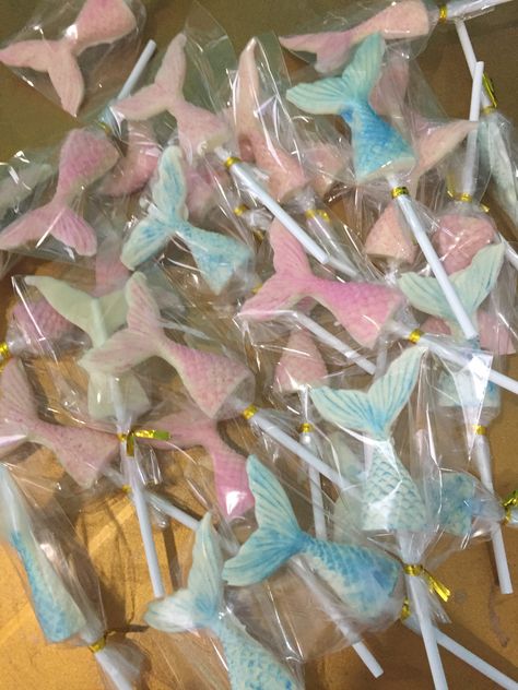 Mermaid Chocolate, Chocolate Lollipop, Little Mermaid Cakes, Mermaid Theme Birthday Party, Chocolate Lollipops, Mermaid Theme Birthday, Mermaid Cakes, 10th Birthday Parties, Chocolate Drizzle